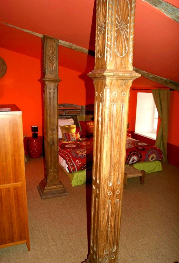 La Maison Du Baloir Thaire Room photo